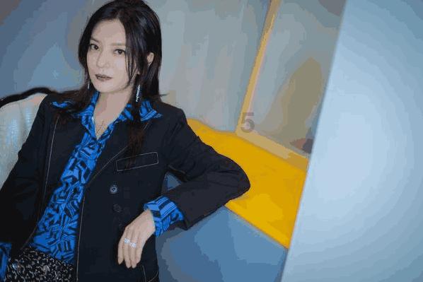 电瓶车没电但是一充电就显示是满格的是怎么回事？游戏画面
